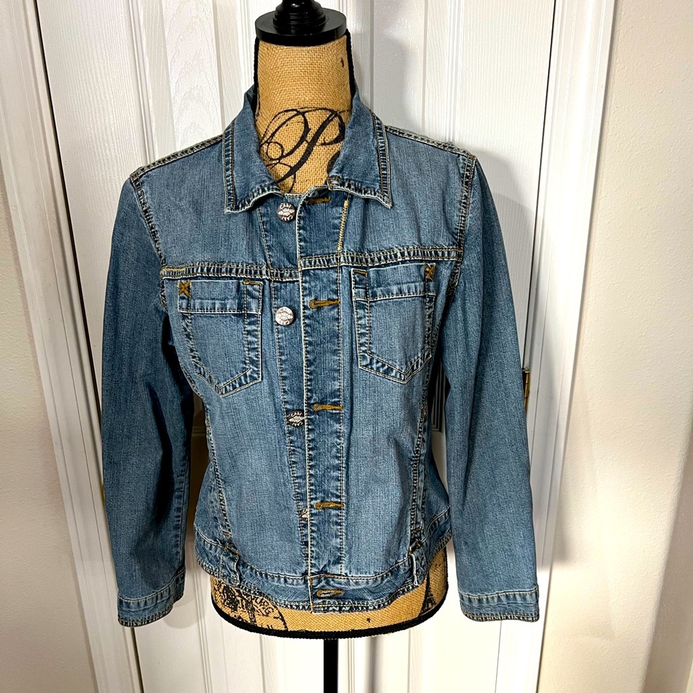Like new CAbi #511 denim jacket with all the usual CAbi styling, size M